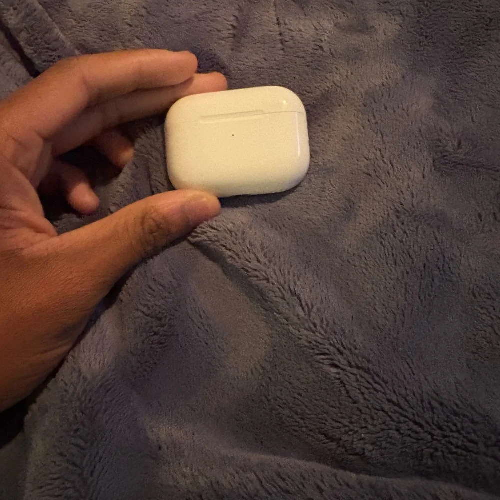 Apple AirPods Pro in White Box